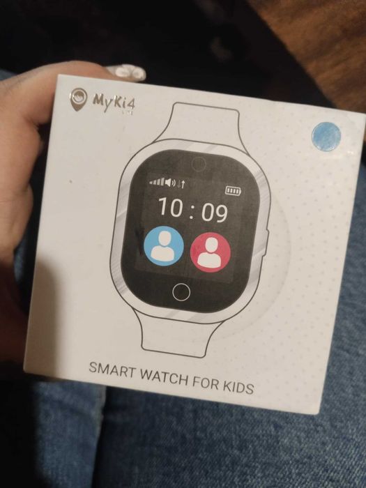 Продавам детски часовник