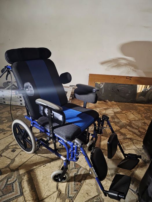 1)Кресло коляска новый