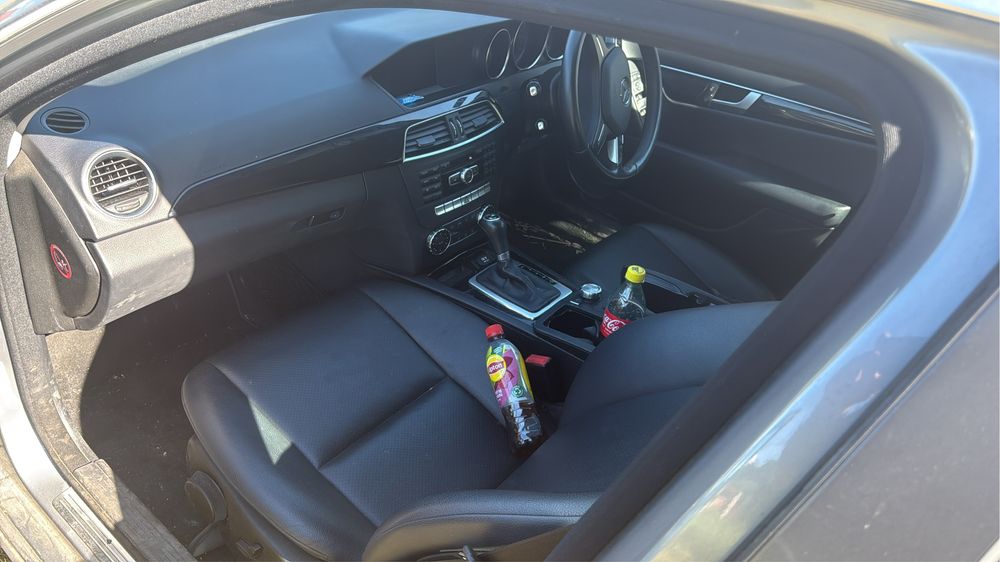 Dezmembrez Mercedes e204 cdi Break