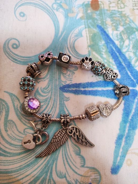 Гривни като пандора