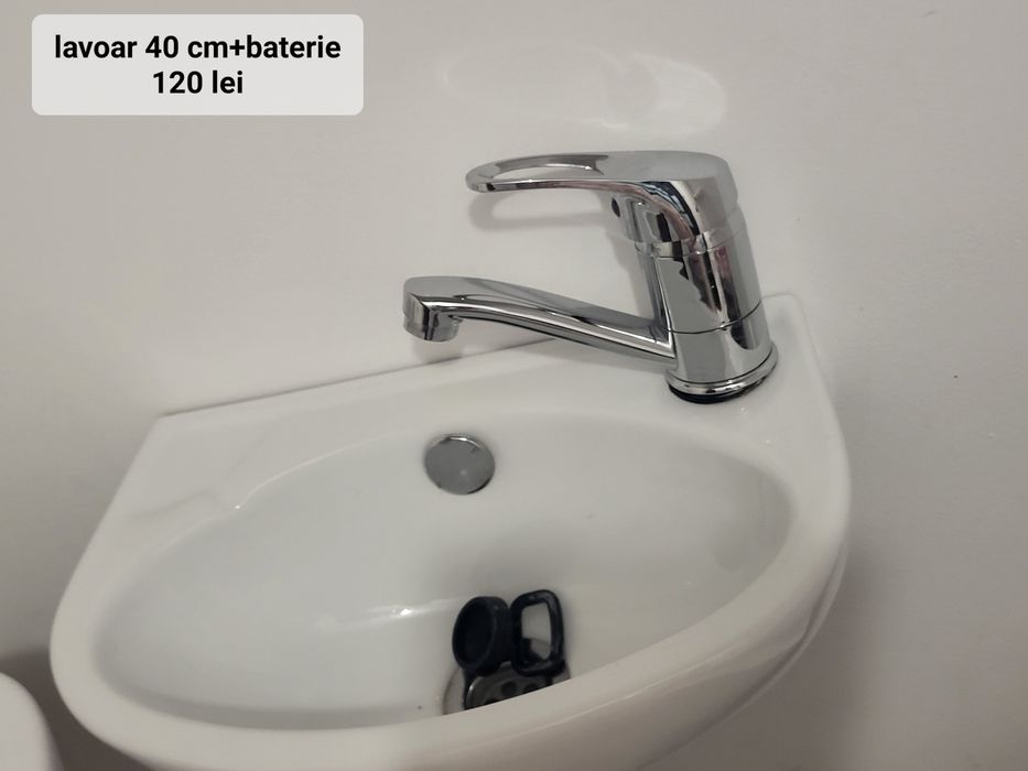Scaun,oglinda,lavoar baie