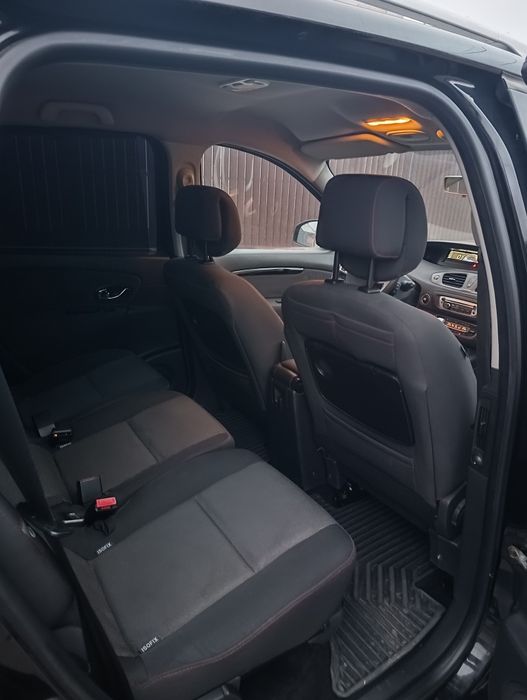 Vând Renault gran  scenic 2013