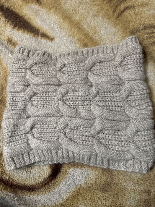 Продам шапку вязаную с отделкой из норки и бубоном из песца