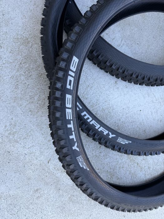Външни гуми Schwalbe Magic Mary и  Big Betty