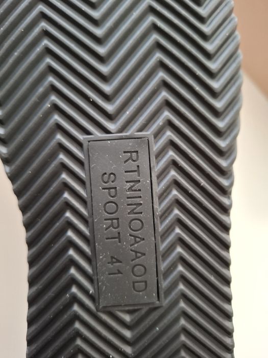 Мужские кроссовки