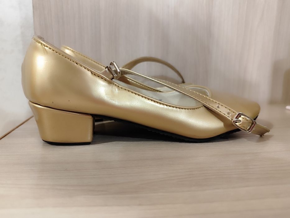 Продам танцевальные туфли