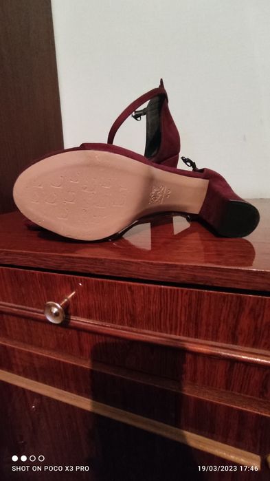 Ayollar basanoshkasi sotiladi