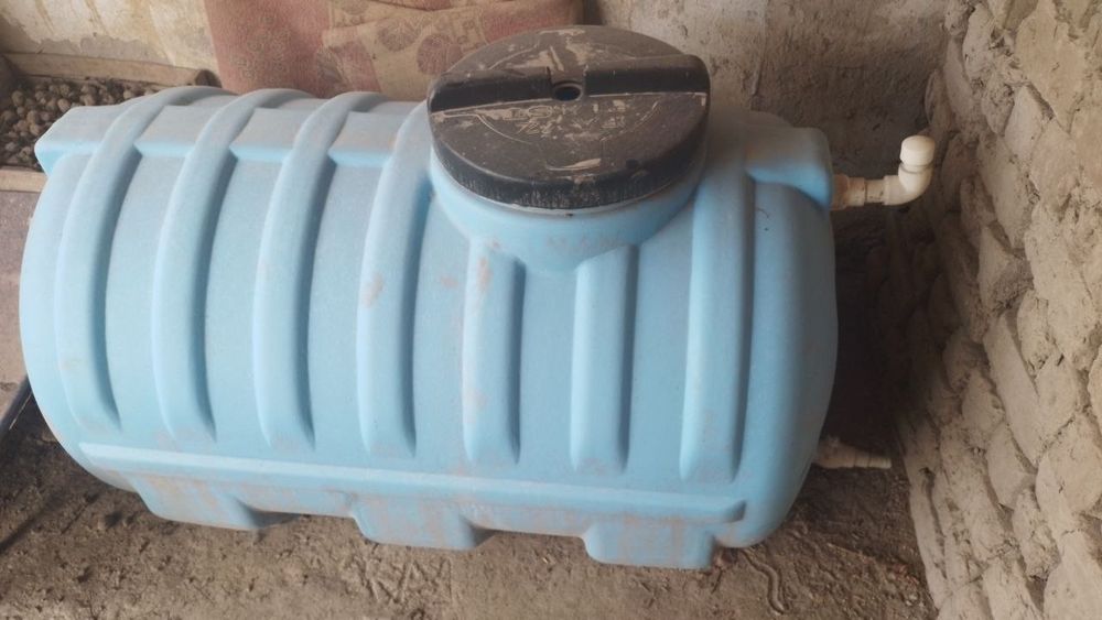 Suv bo'chka sotiladi 500 litr 3 qavatli