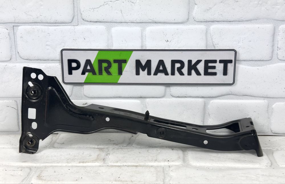 Стойка държач калник AUDI A4 B9 8W0821135C