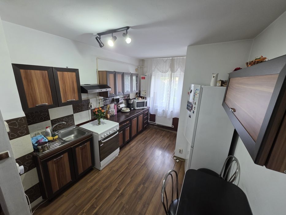 Apatrament 3 camere Lupeni Hunedoara