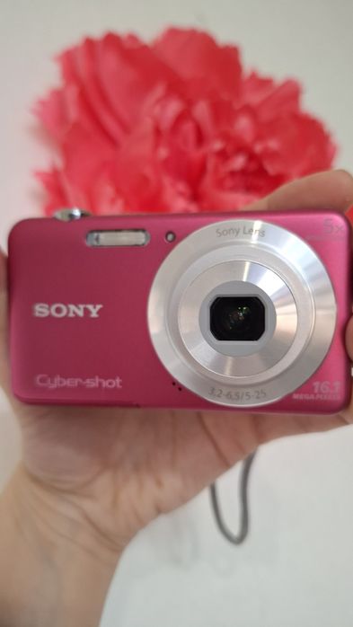 Компактен дигитален фотоапарат камера SONY Cybershot DSC-W710