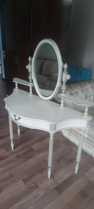 Элегантное трюмо