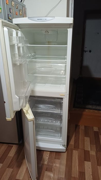 Продаю   холодильник.