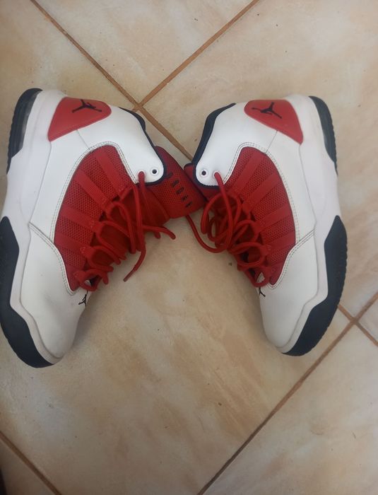 Jordan max aura 38