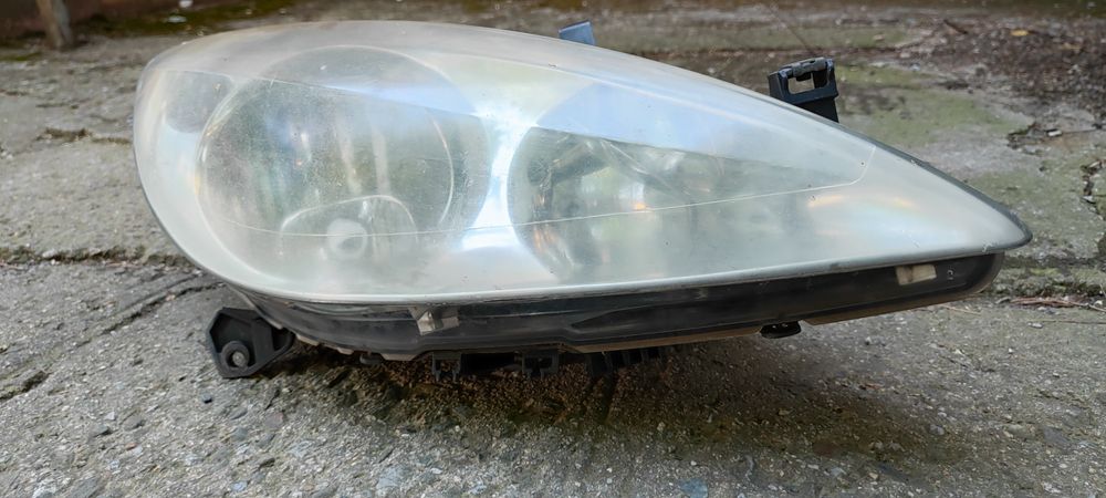 Фар десен Пежо 307 sw
