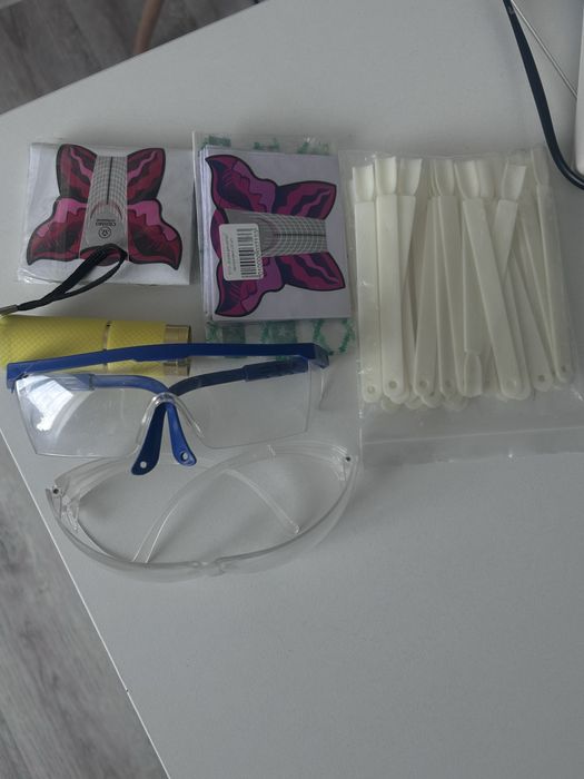 Продам материалы для маникюра