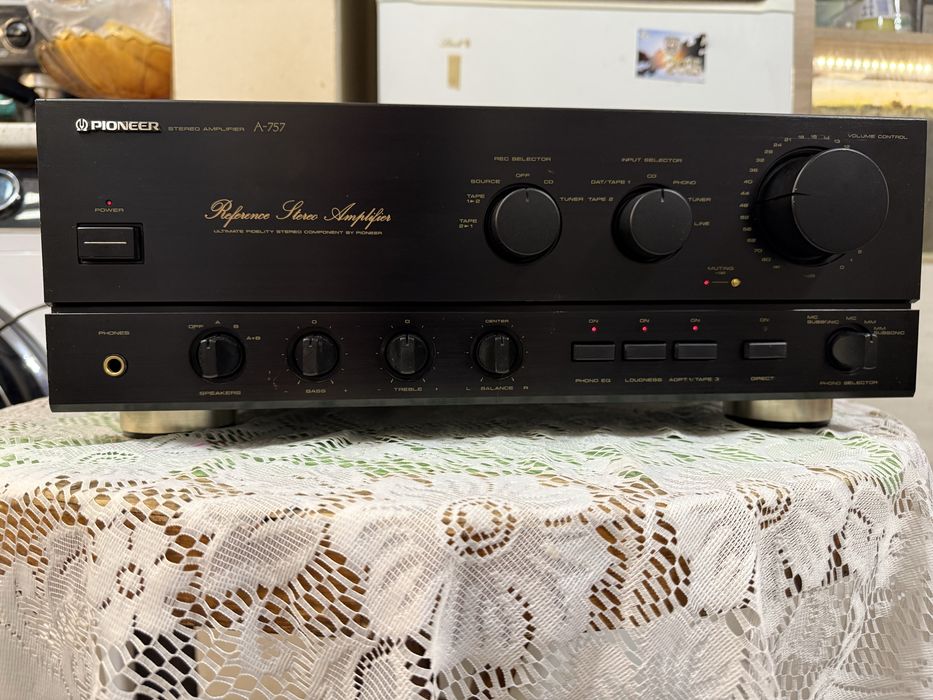 Pioneer A-757 Качествен стерео усилвател