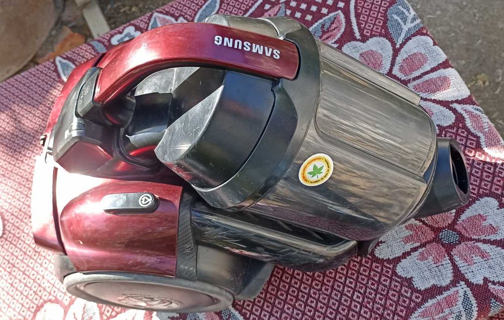 Продам пылесос Samsung 2100w