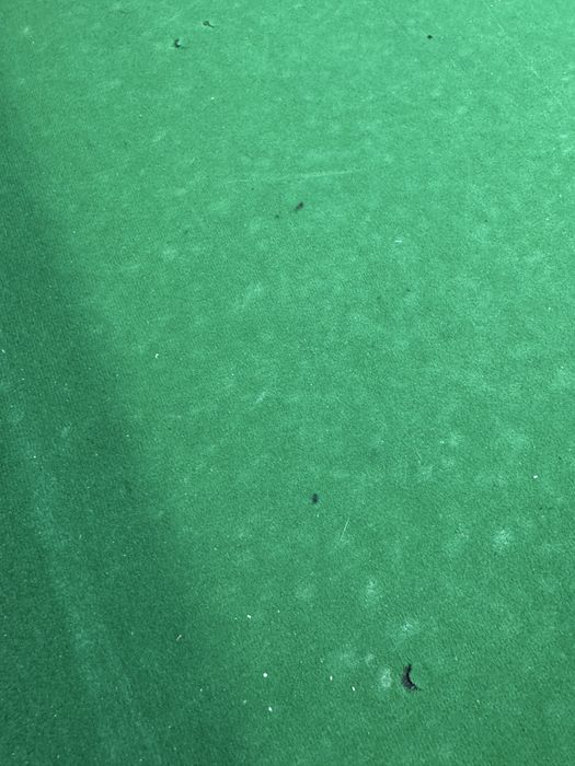 Билярдна маса с щеки