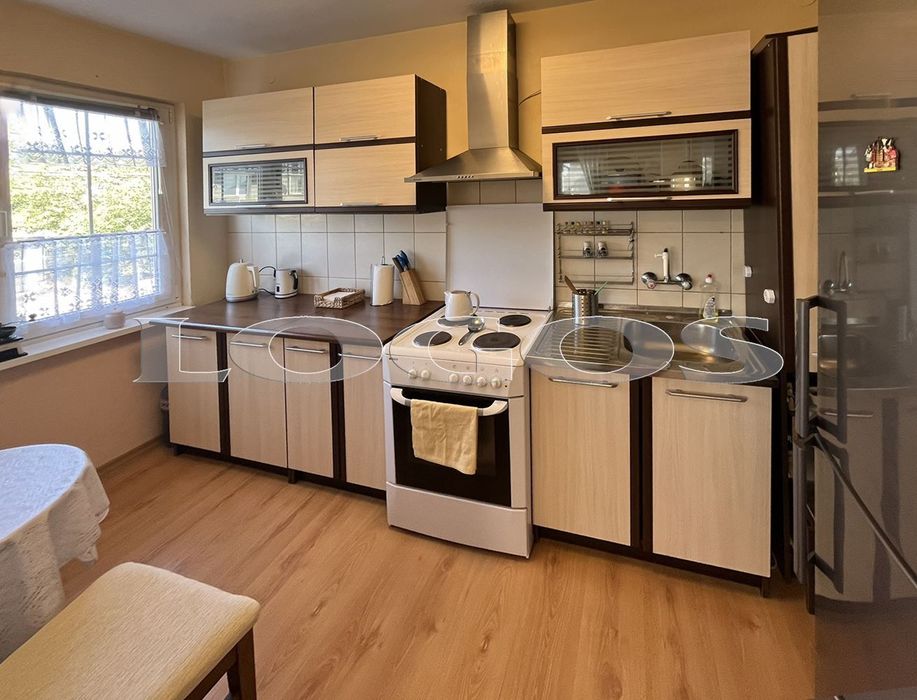 Продава се Къща в с. Тополи, Област Варна - 184 кв.м за 1903 €/кв.м - Снимка #6