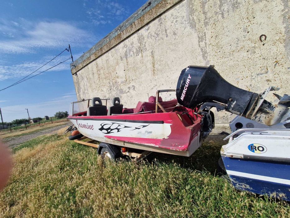 Barca cu motor Mercury 40 CP
