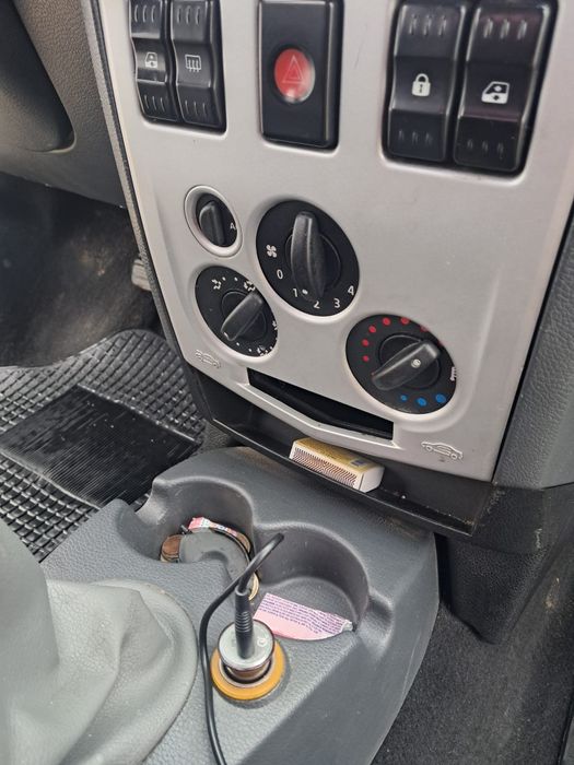 Logan GPL 1.4  proprietar