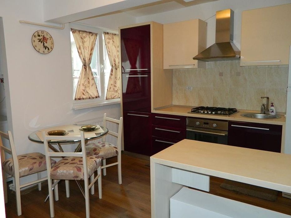 3 camere, piața Unirii, 750 euro negociabil - Mai multe