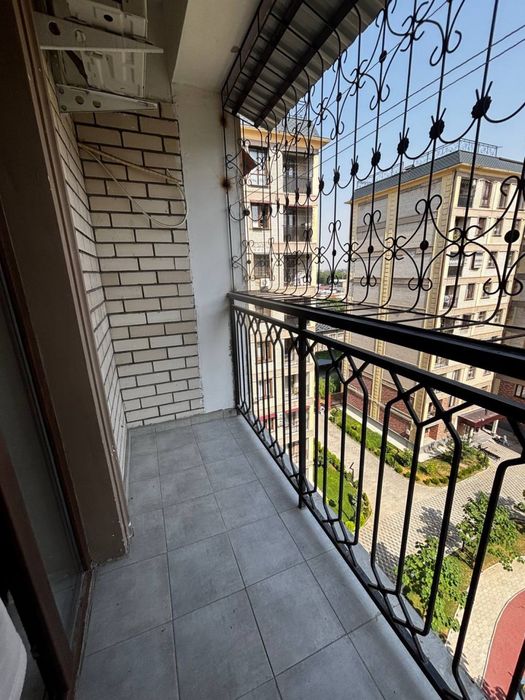 Golden House Sagbon nomli Navostroykasini 3 xonali domi sotiladi