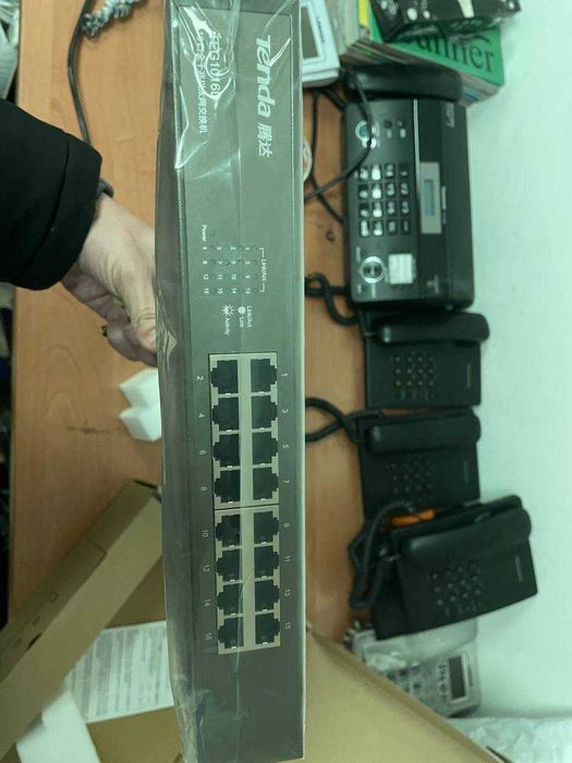 Switch Коммутатор Gigabit Ethernet Tenda TEG1016D