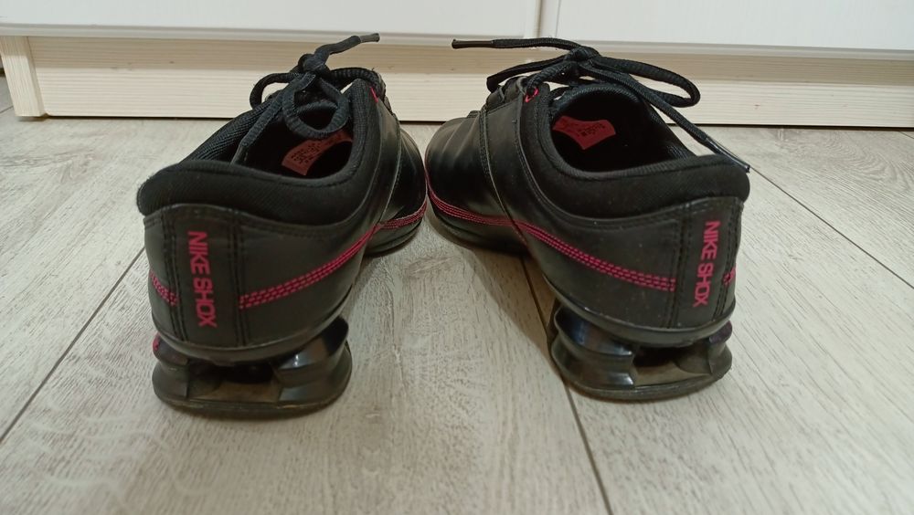 Adidași/ încălțări sport de damă de la Nike. Mărimea 36