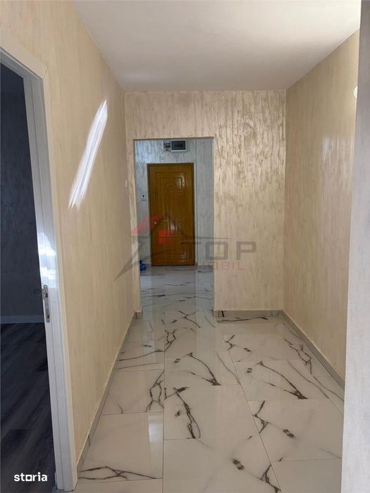 Etaj 2 - Alexandru - Chimicale, 3 camere decomandat model mare cu geam — fotografia 1