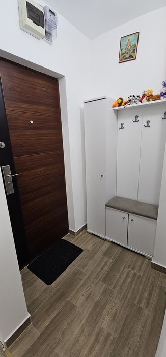Închiriez garsoniera