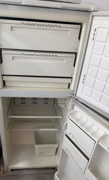 Продам холодильник на запчасти