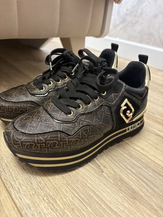 Коричневые  кроссовки от LIU JO