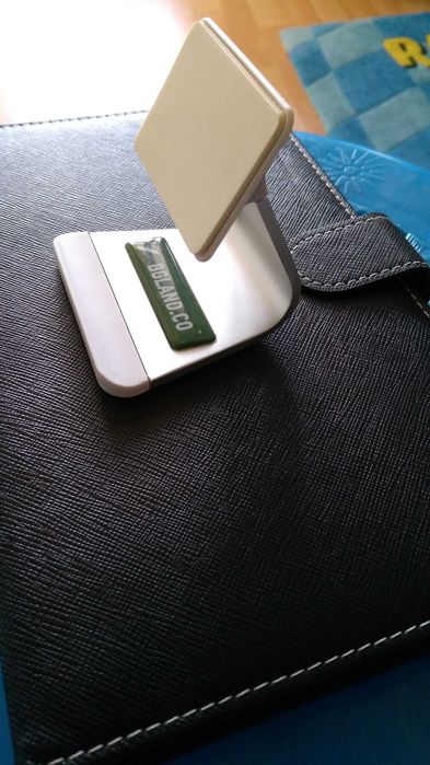 Продавам стойка за телефон метална