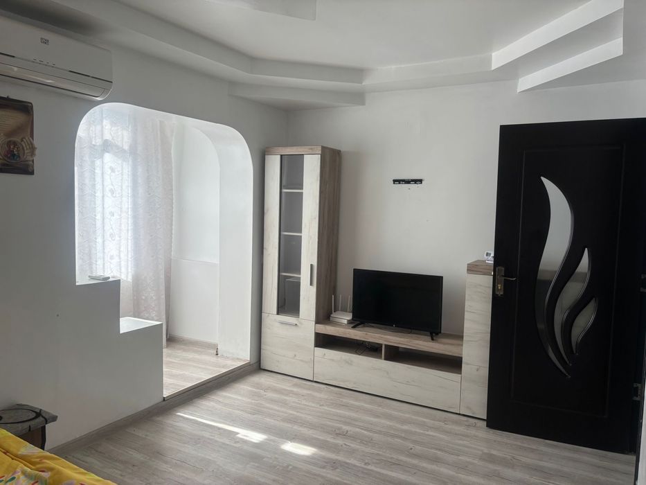 Inchiriez garsoniera