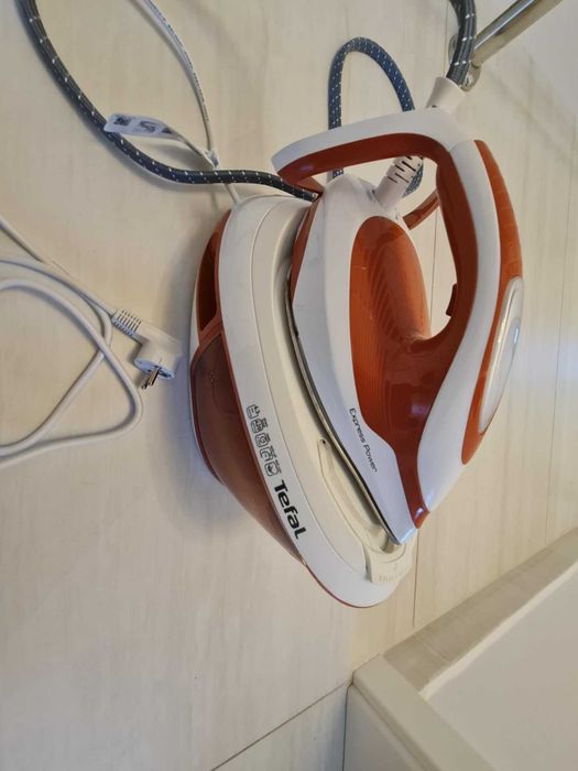 Stație de călcat cu abur Tefal Express Power SV8110E0, 2800W, 6.3 bar