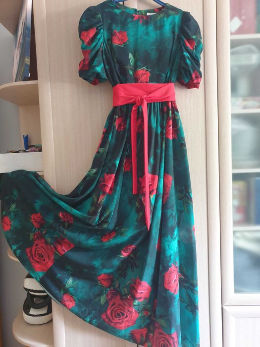 Продам платье вечернее 38р