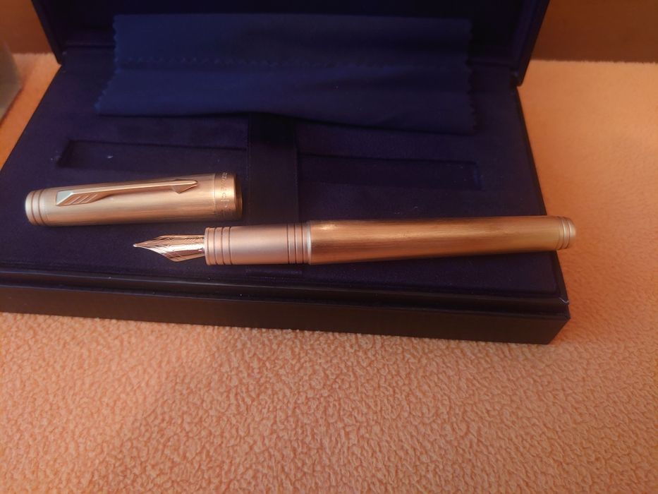 Stilou Parker Premier 18K nou