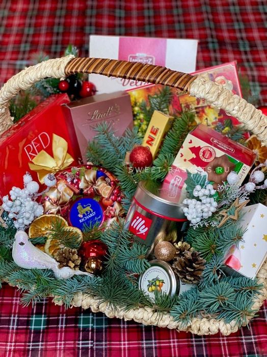 В наличии корпоративные подарки, подарки на день рождения.