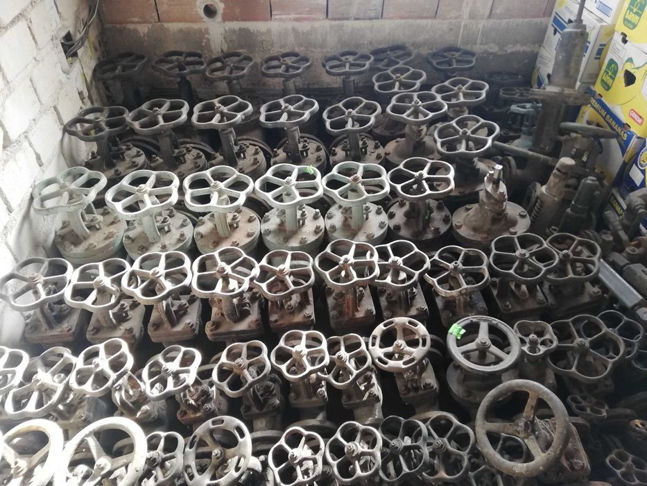 Продавам чугунени спирателни кранове от Ф20 до Ф125мм