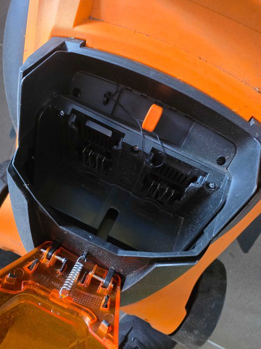 Mașină de tuns iarba electrică LawnMaster CLMF4841E 48V Max, mulcire până la 450 m², 42L, 6 niveluri