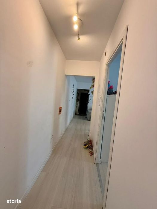 Apartament 3 camere semidecomandat, 57 mp, zona Craiovita-Noua