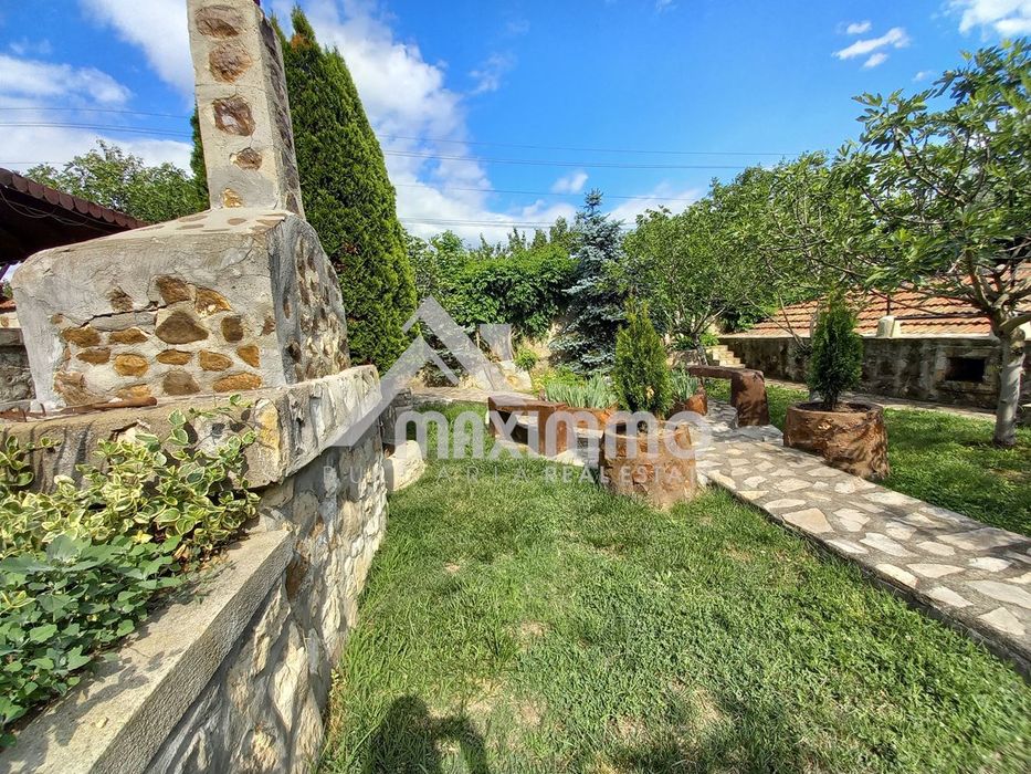 Двуетажна Къща С Басейн! В Тоскански Стил! Четири Паркоместа! Екологи