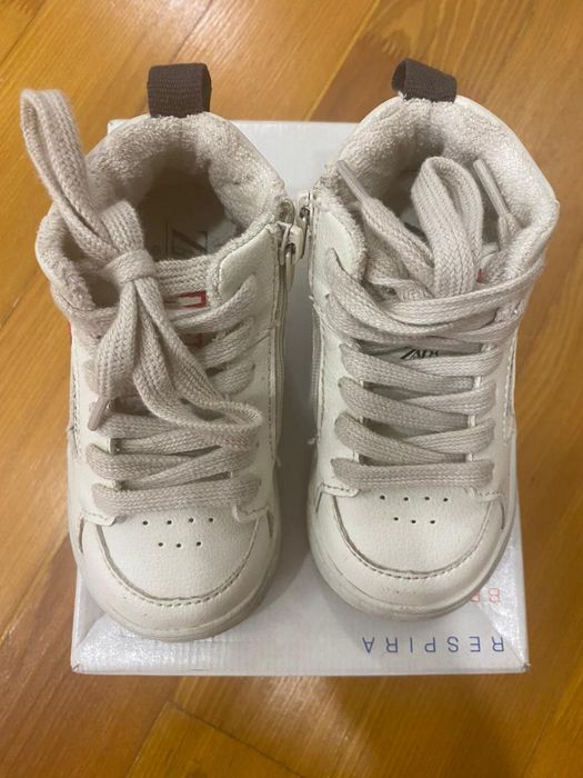 Ботинки на мальчика человек-паук Zara