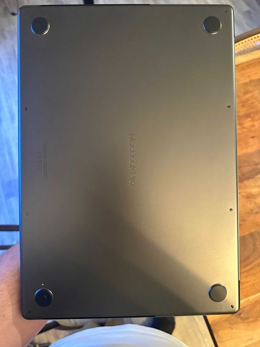 MacBook Pro 16 M4 Pro 24GB 512GB 14-core CPU 20-core GPU