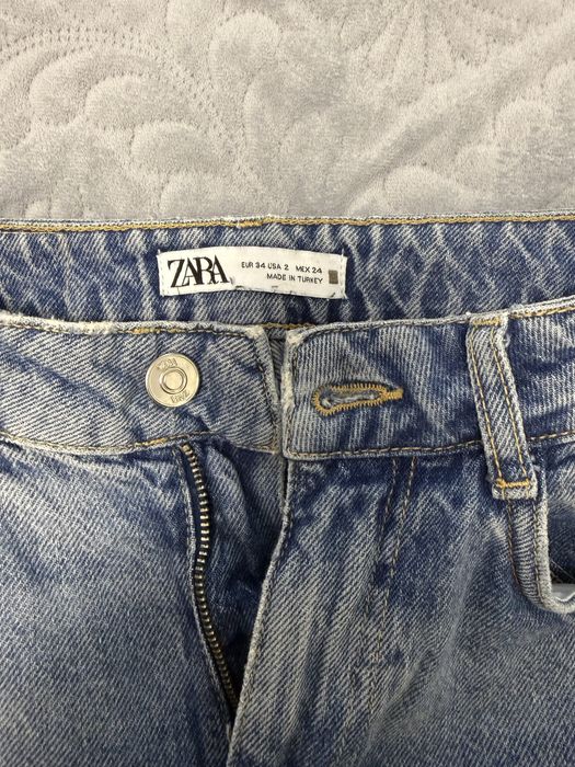 Blugi rupti Zara