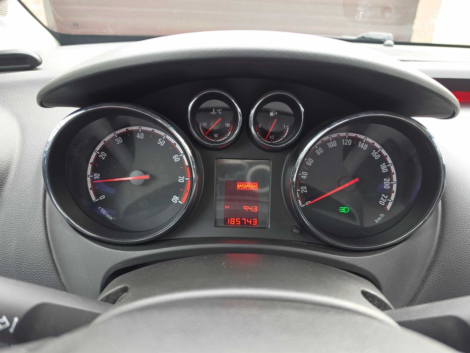 Opel Meriva B, an 2011 luna 6, 1.4 MPI, benzina, 120 CP, EURO 5, 185000 KM REALI RATE CREDIT BUY BACK