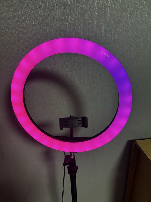 Продам кольцевую лампу