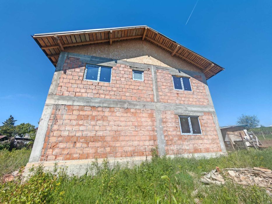Ploiesti,Cocosesti,Casă la roșu, P+E, 190 mp, teren 500 mp,zona selecta.
